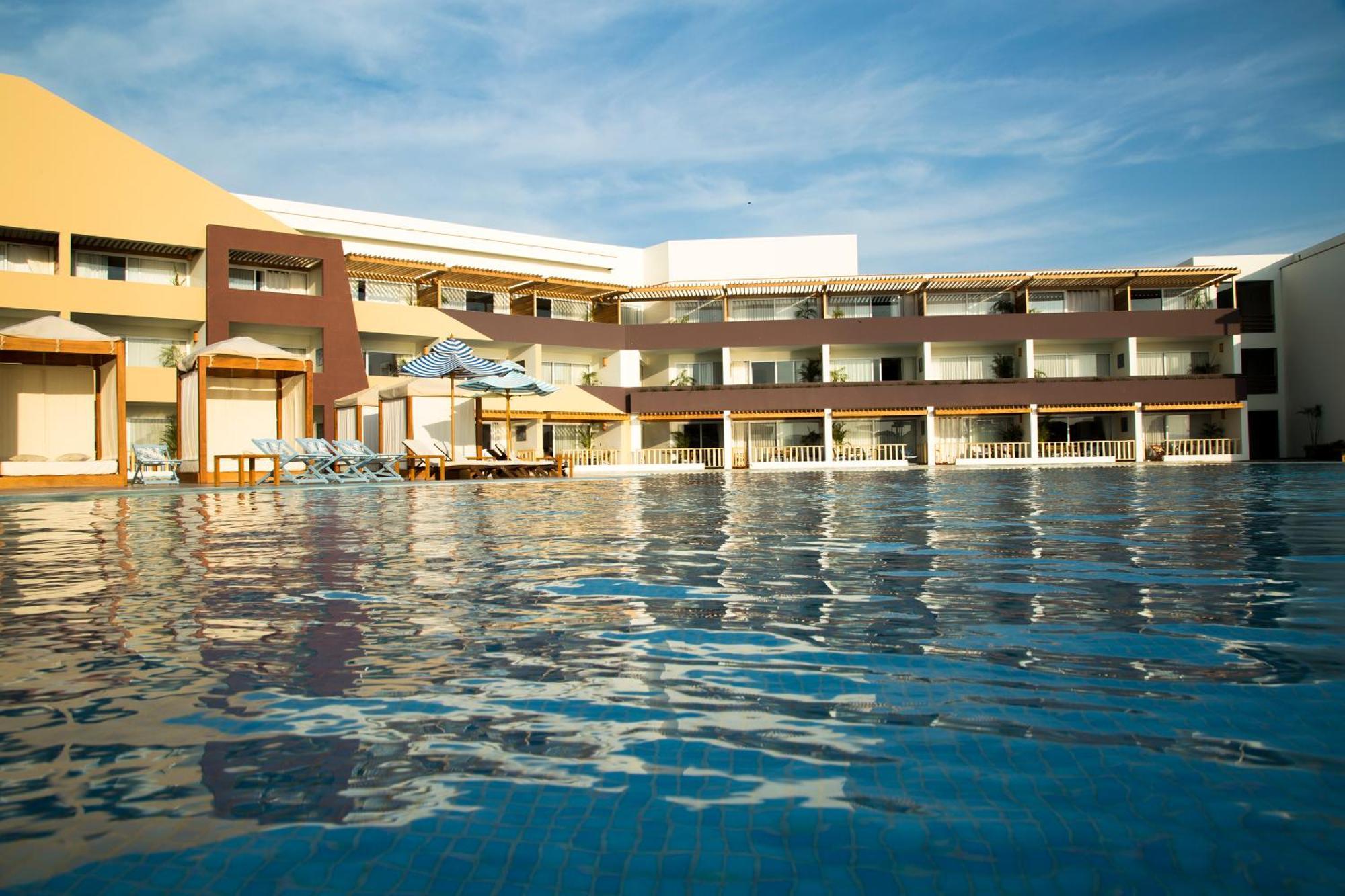 Aranwa Paracas Resort & Spa Extérieur photo The swimming pool at the hotel
