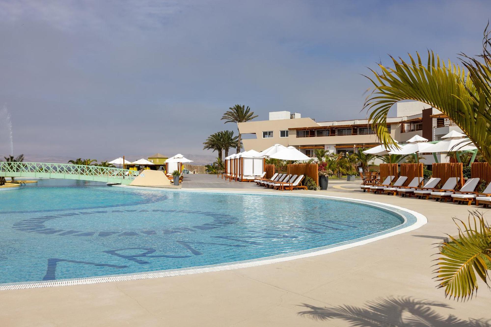 Aranwa Paracas Resort & Spa Extérieur photo The swimming pool at the hotel
